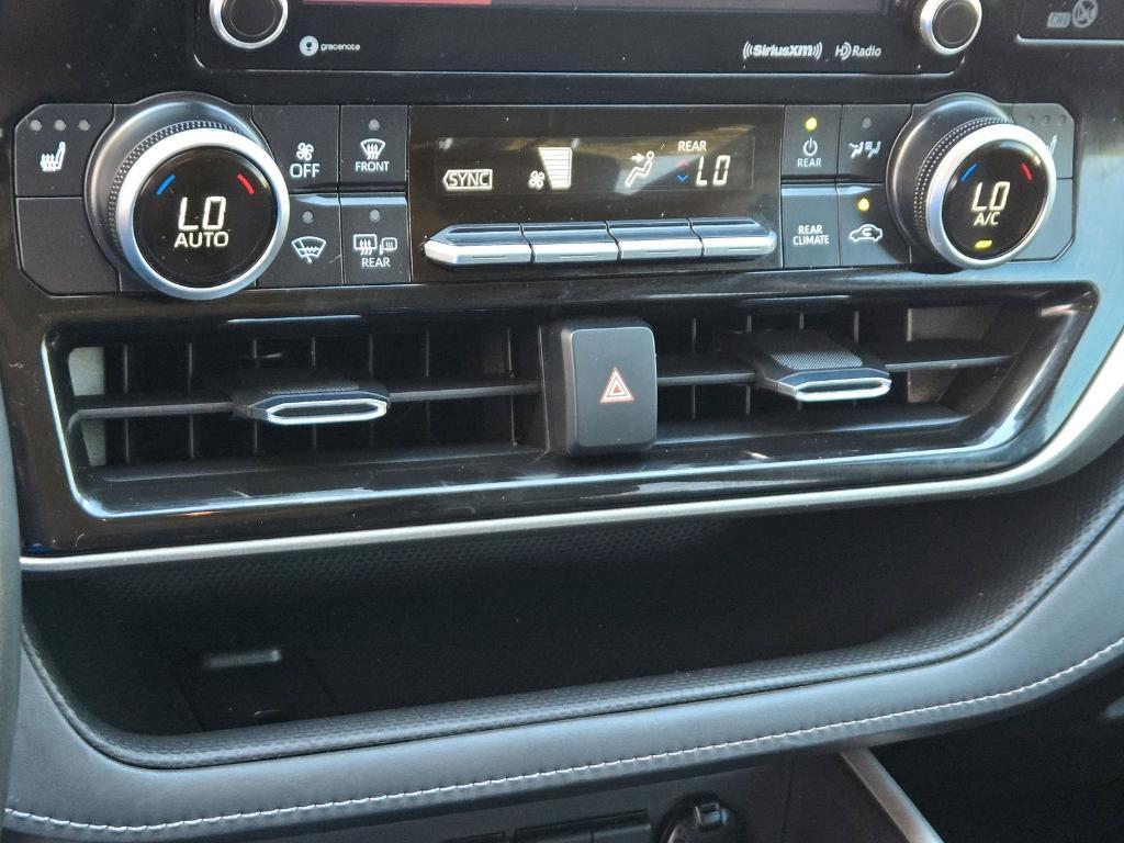 used 2021 Toyota Highlander car, priced at $22,594