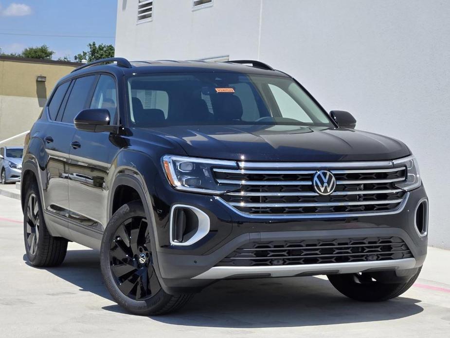 new 2024 Volkswagen Atlas car, priced at $39,446