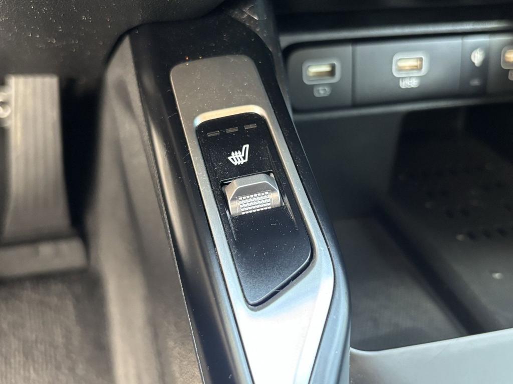 used 2023 Kia Sorento car, priced at $27,522