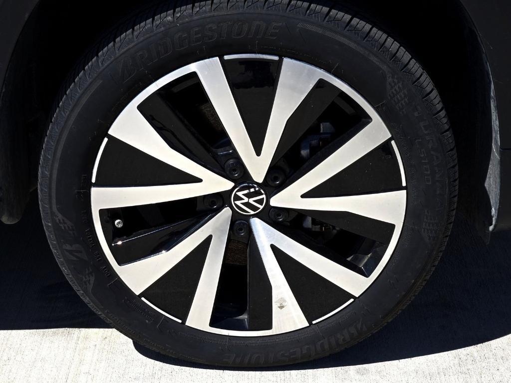 new 2024 Volkswagen Taos car, priced at $24,328
