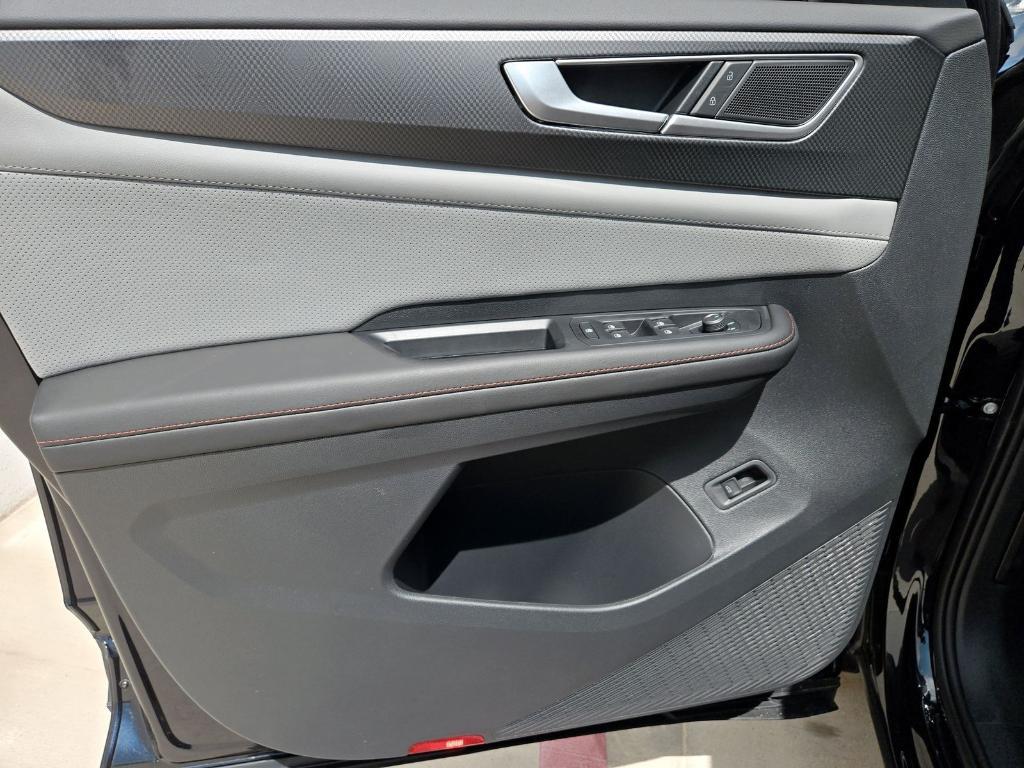 new 2025 Volkswagen Atlas car, priced at $44,624