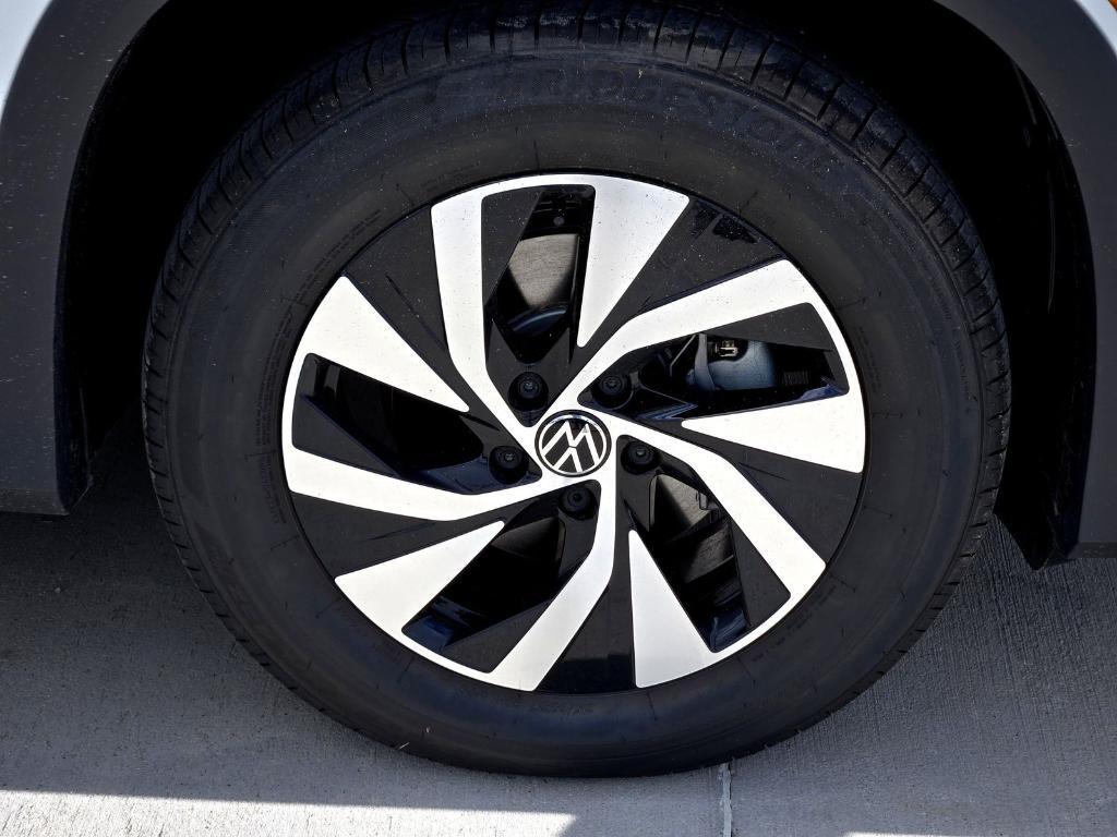 new 2025 Volkswagen Tiguan car, priced at $29,995