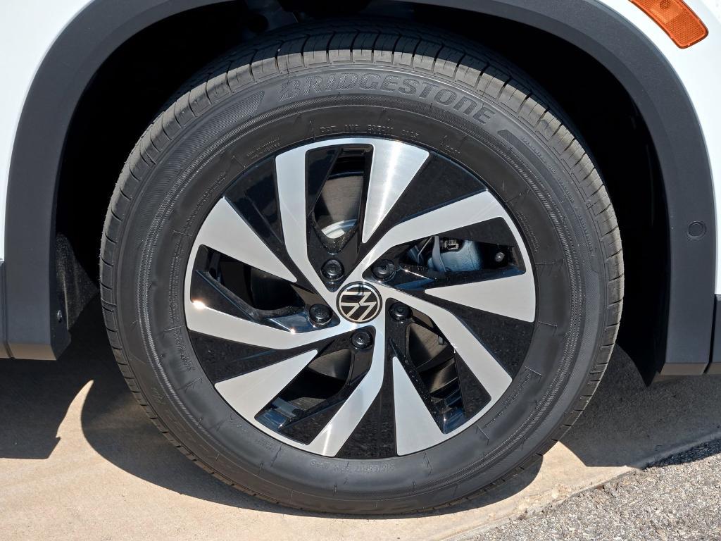 new 2025 Volkswagen Tiguan car, priced at $29,041