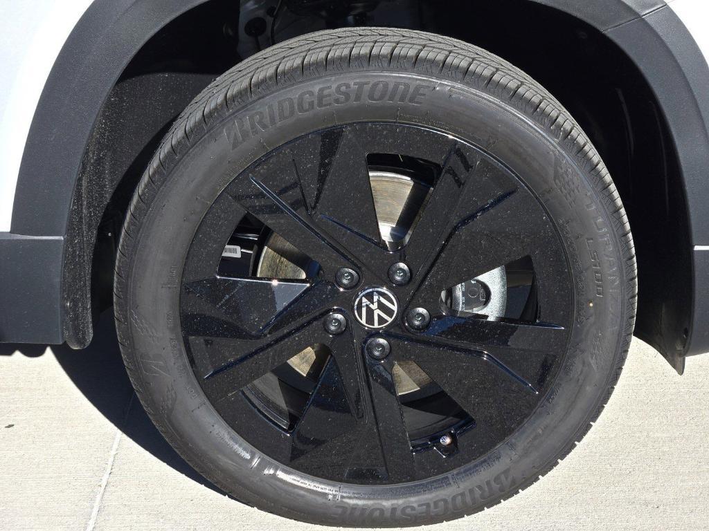 new 2025 Volkswagen Taos car, priced at $26,582