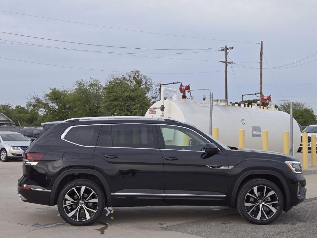 new 2025 Volkswagen Atlas car, priced at $51,885