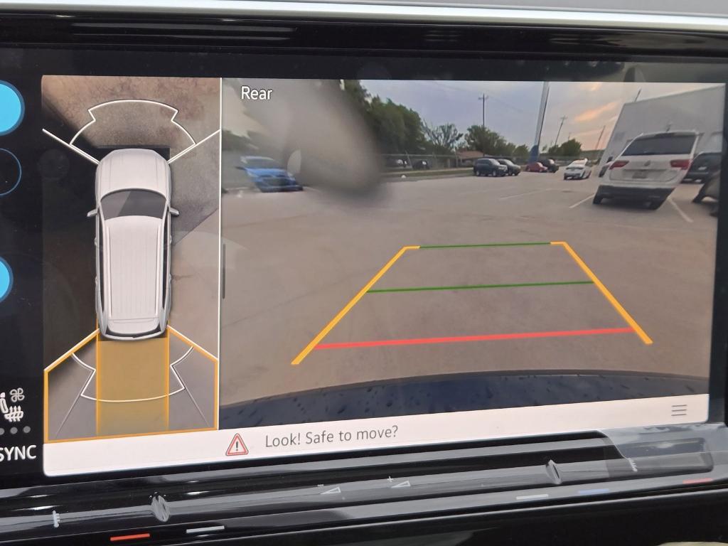 new 2025 Volkswagen Atlas car, priced at $51,885