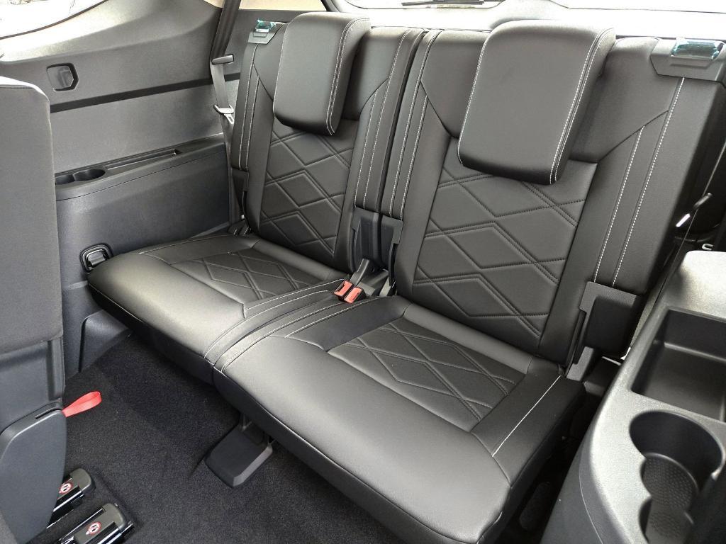 new 2025 Volkswagen Atlas car, priced at $41,851