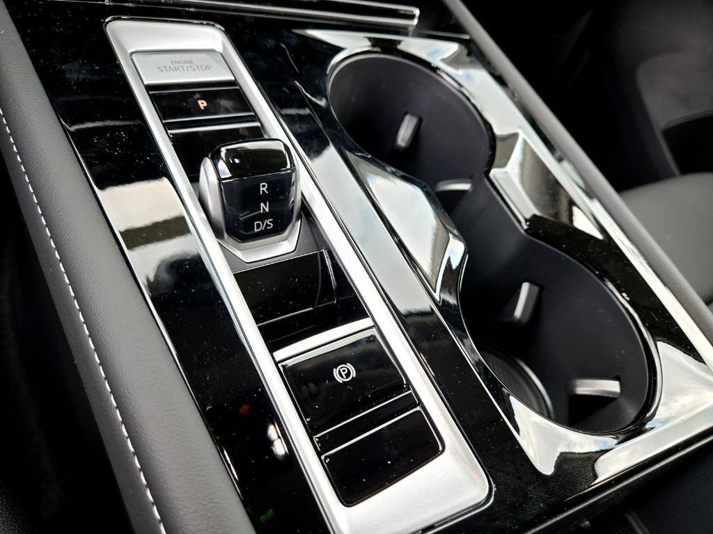 new 2025 Volkswagen Atlas car, priced at $41,851