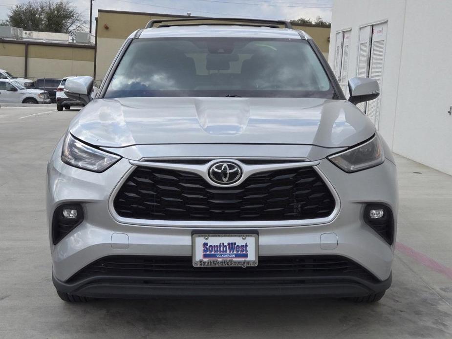 used 2021 Toyota Highlander car, priced at $30,304