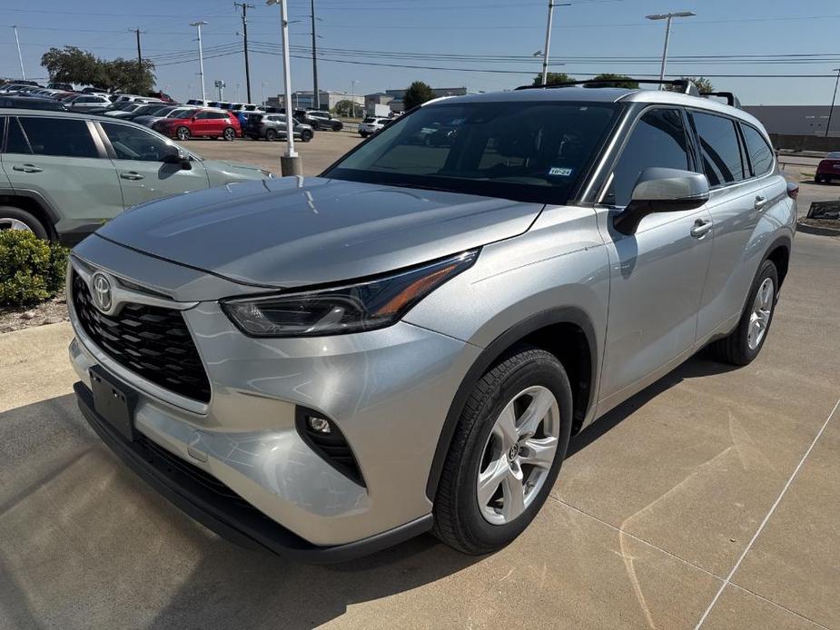 used 2021 Toyota Highlander car, priced at $31,148