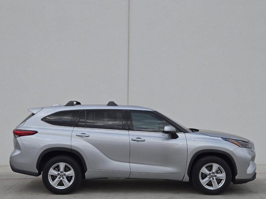 used 2021 Toyota Highlander car, priced at $30,304