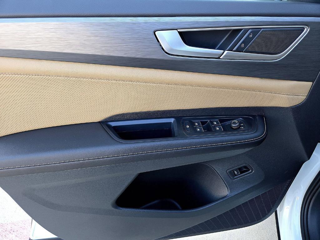 new 2026 Volkswagen Atlas Cross Sport car, priced at $42,796