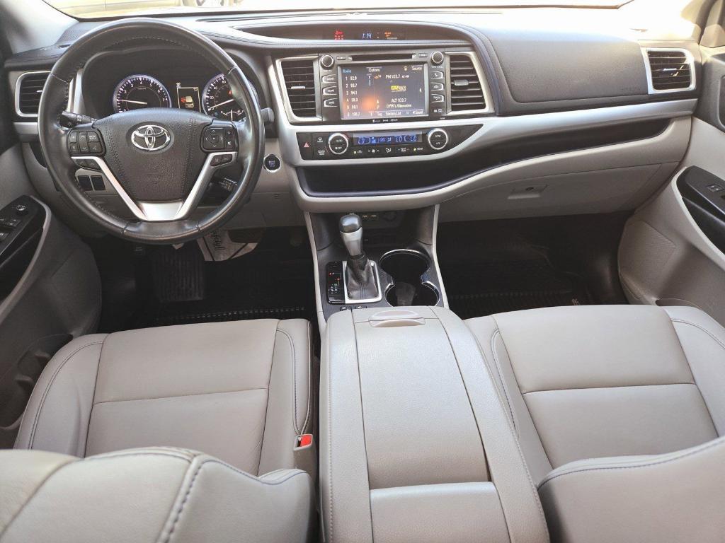 used 2019 Toyota Highlander car, priced at $23,394