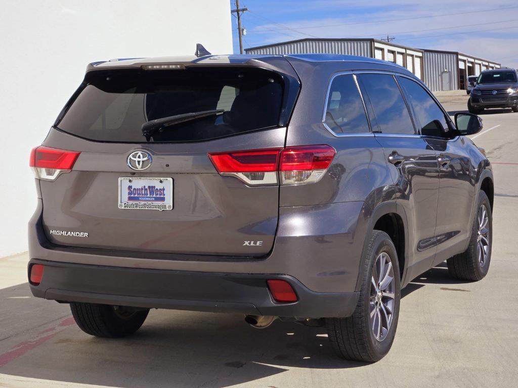 used 2019 Toyota Highlander car, priced at $23,394