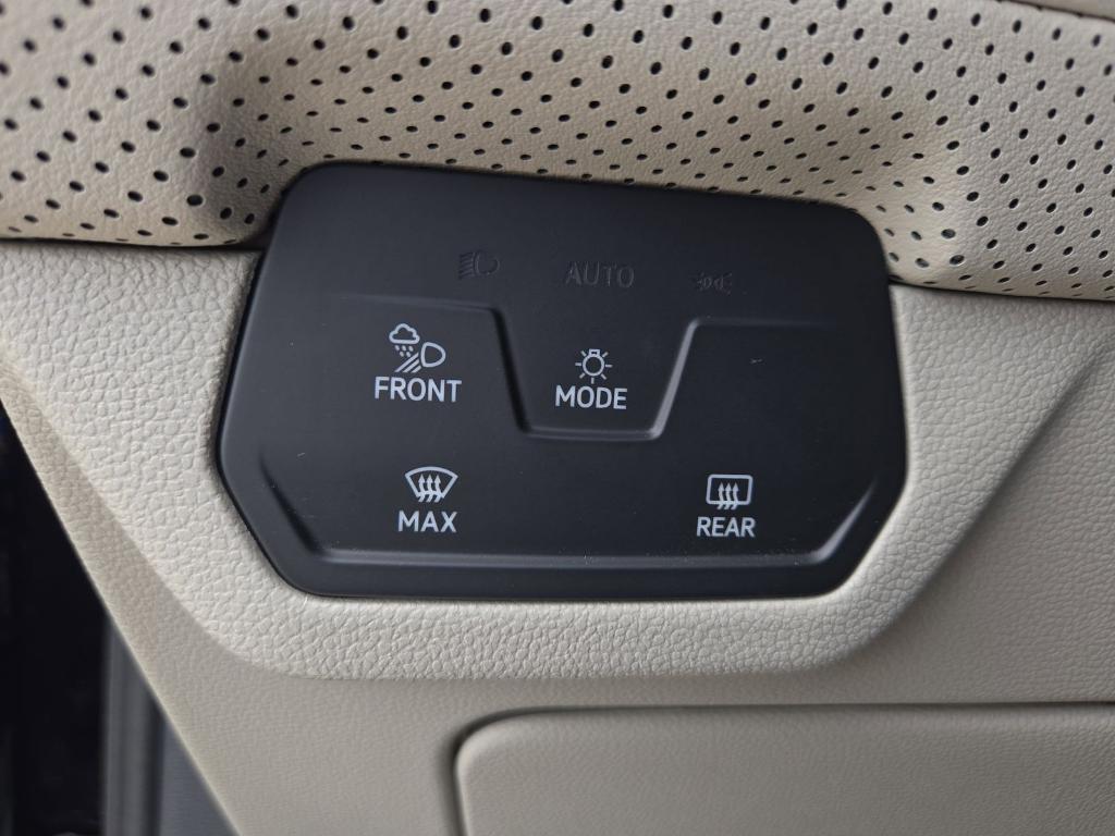 new 2025 Volkswagen Atlas car, priced at $40,703