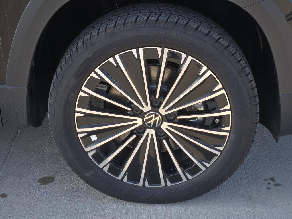 new 2025 Volkswagen Taos car, priced at $26,678