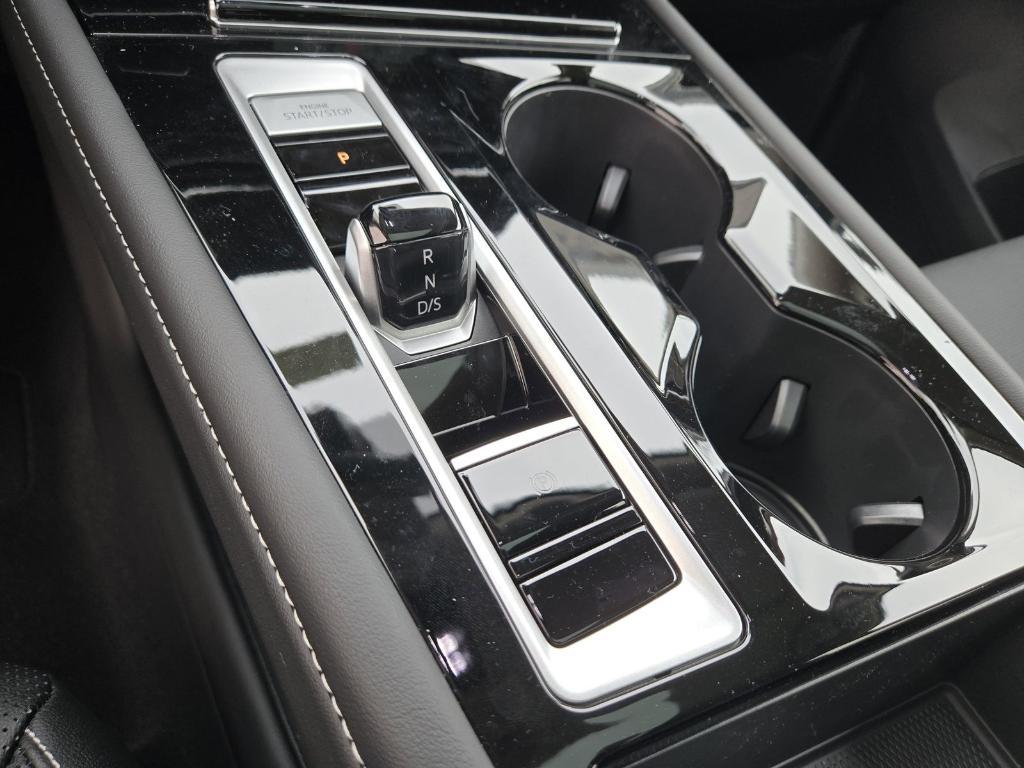 new 2025 Volkswagen Atlas car, priced at $43,308