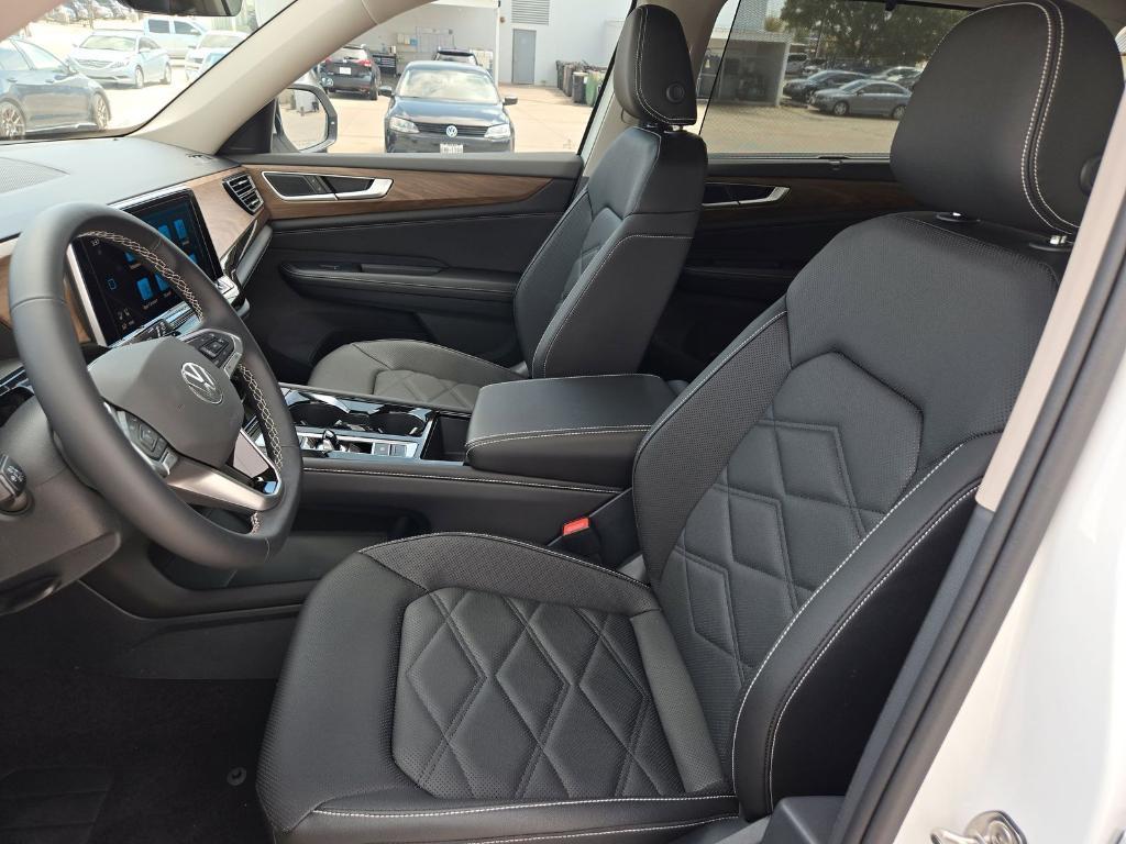 new 2025 Volkswagen Atlas car, priced at $39,330