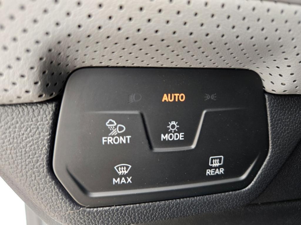 new 2025 Volkswagen Atlas car, priced at $45,026
