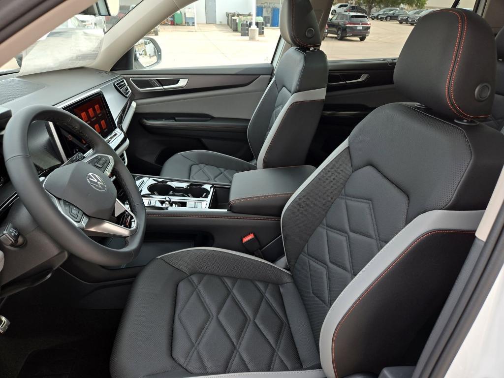 new 2025 Volkswagen Atlas car, priced at $45,026
