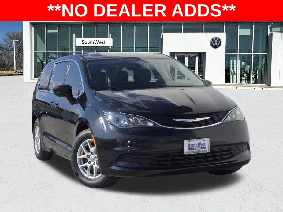 used 2017 Chrysler Pacifica car, priced at $14,887