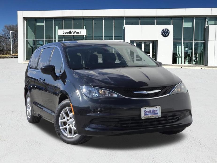 used 2017 Chrysler Pacifica car, priced at $15,148