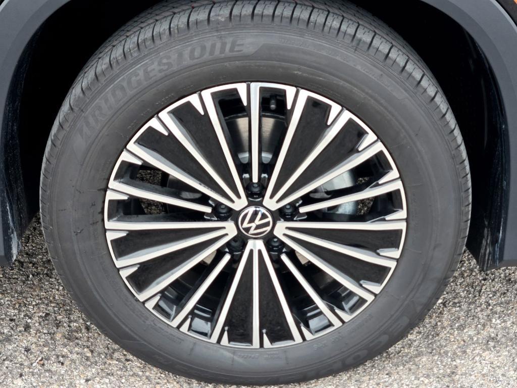 new 2026 Volkswagen Tiguan car, priced at $31,601
