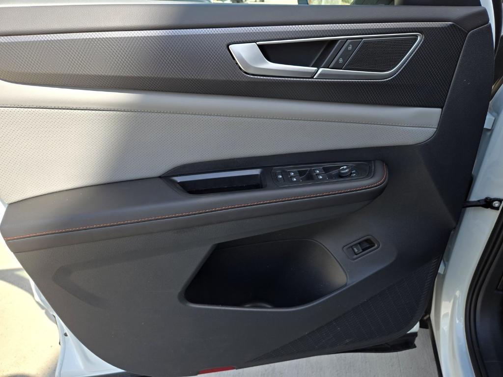 new 2025 Volkswagen Atlas car, priced at $45,976