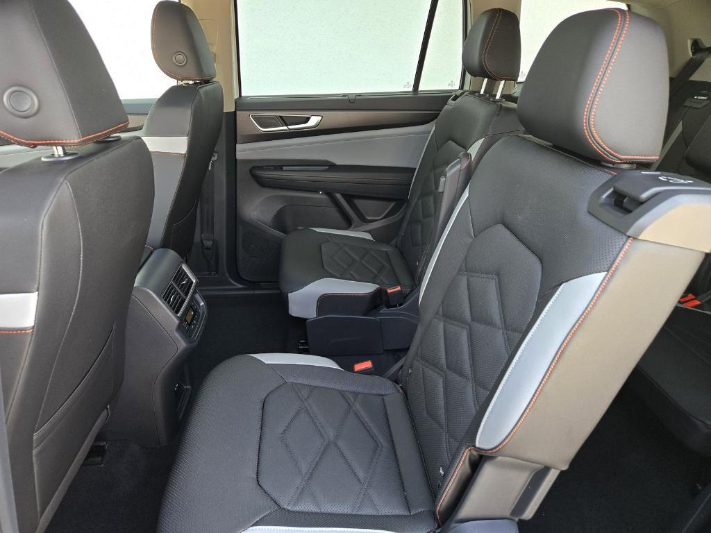 new 2025 Volkswagen Atlas car, priced at $45,976