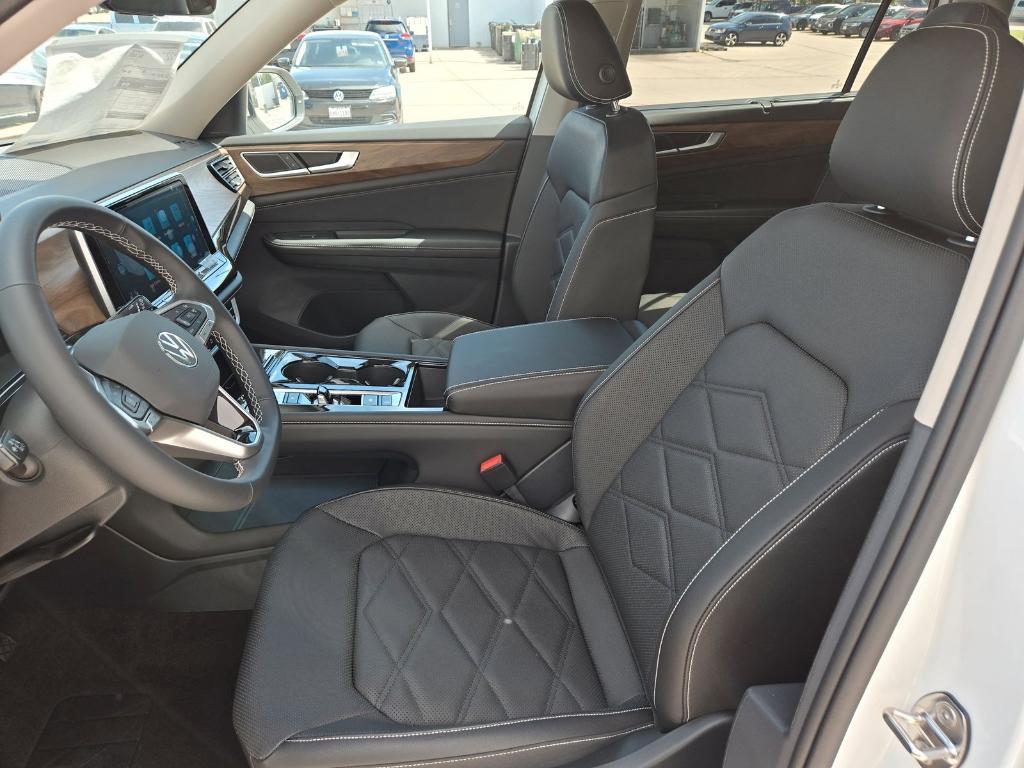 new 2025 Volkswagen Atlas car, priced at $40,331