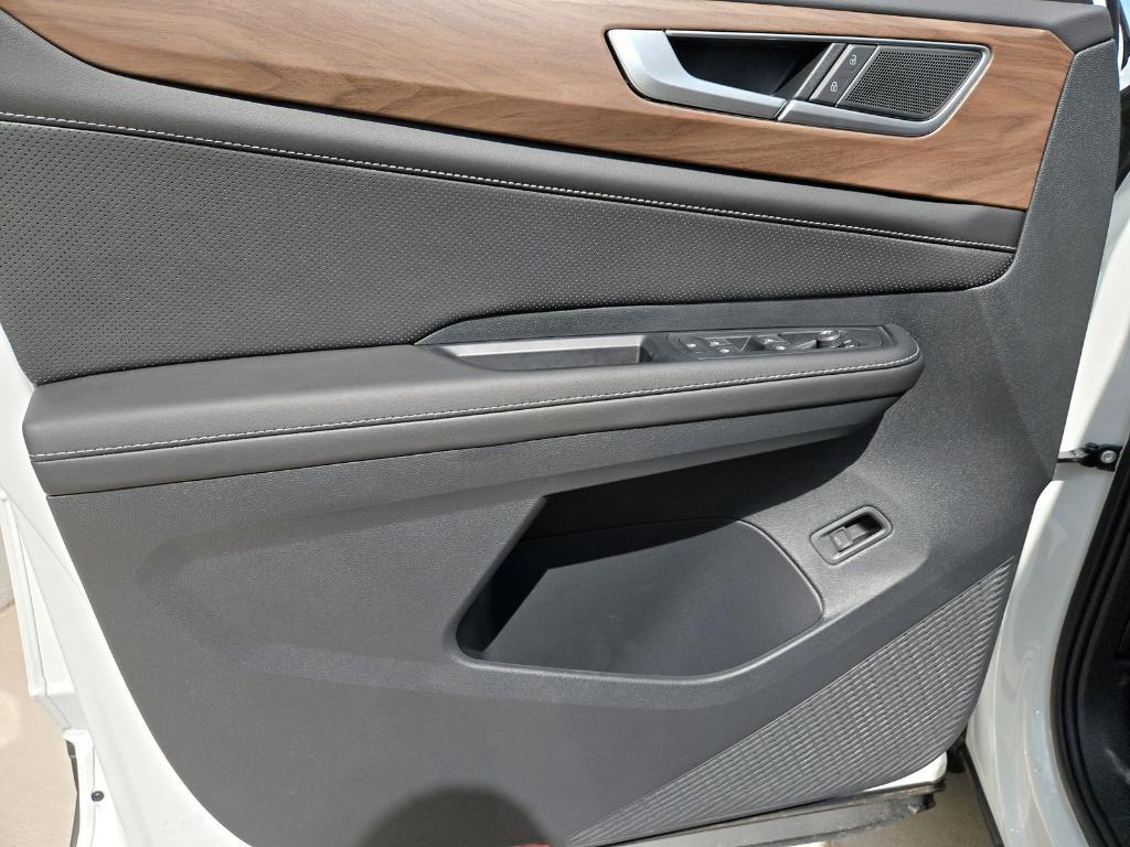 new 2025 Volkswagen Atlas car, priced at $40,331