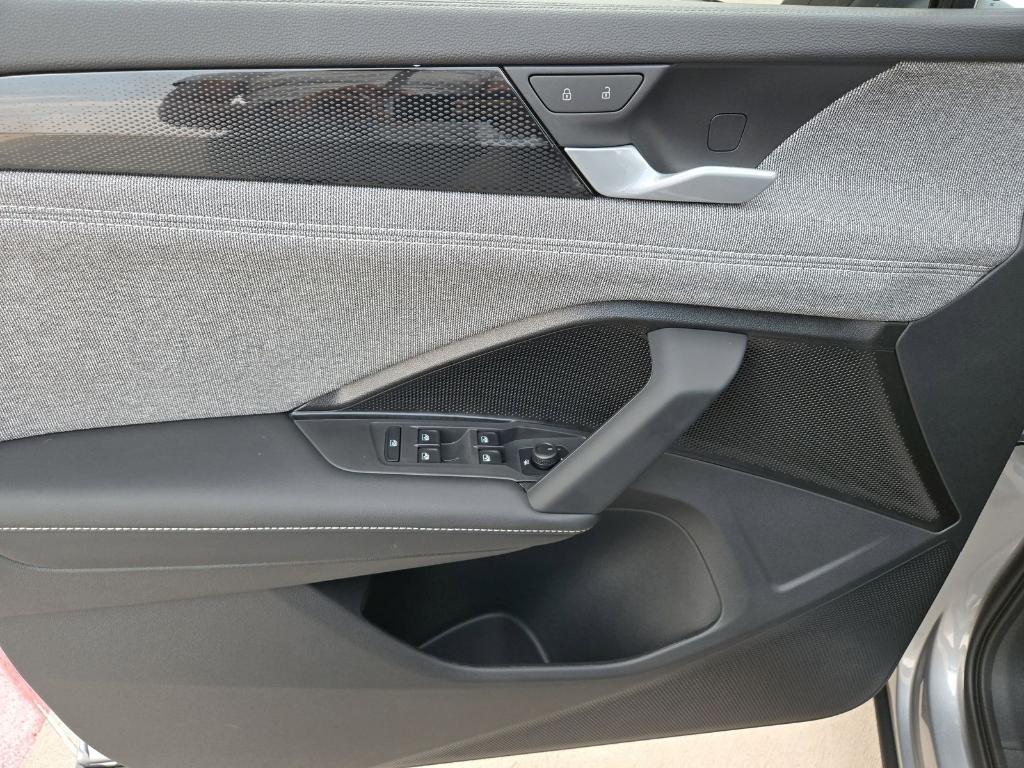 new 2025 Volkswagen Tiguan car, priced at $30,216