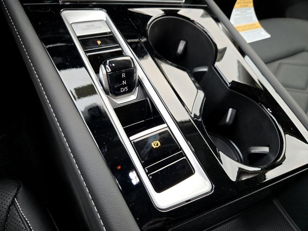 new 2025 Volkswagen Atlas car, priced at $40,044
