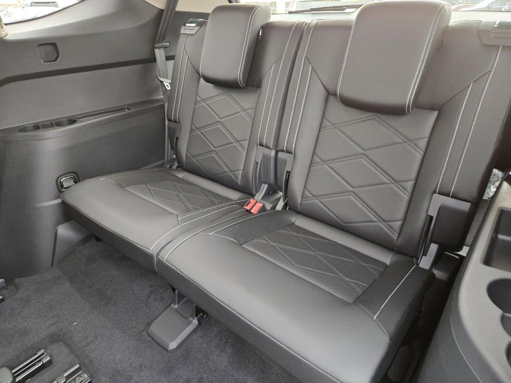 new 2025 Volkswagen Atlas car, priced at $40,044