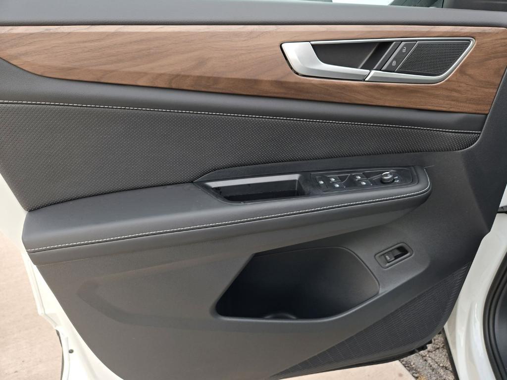 new 2025 Volkswagen Atlas car, priced at $40,044