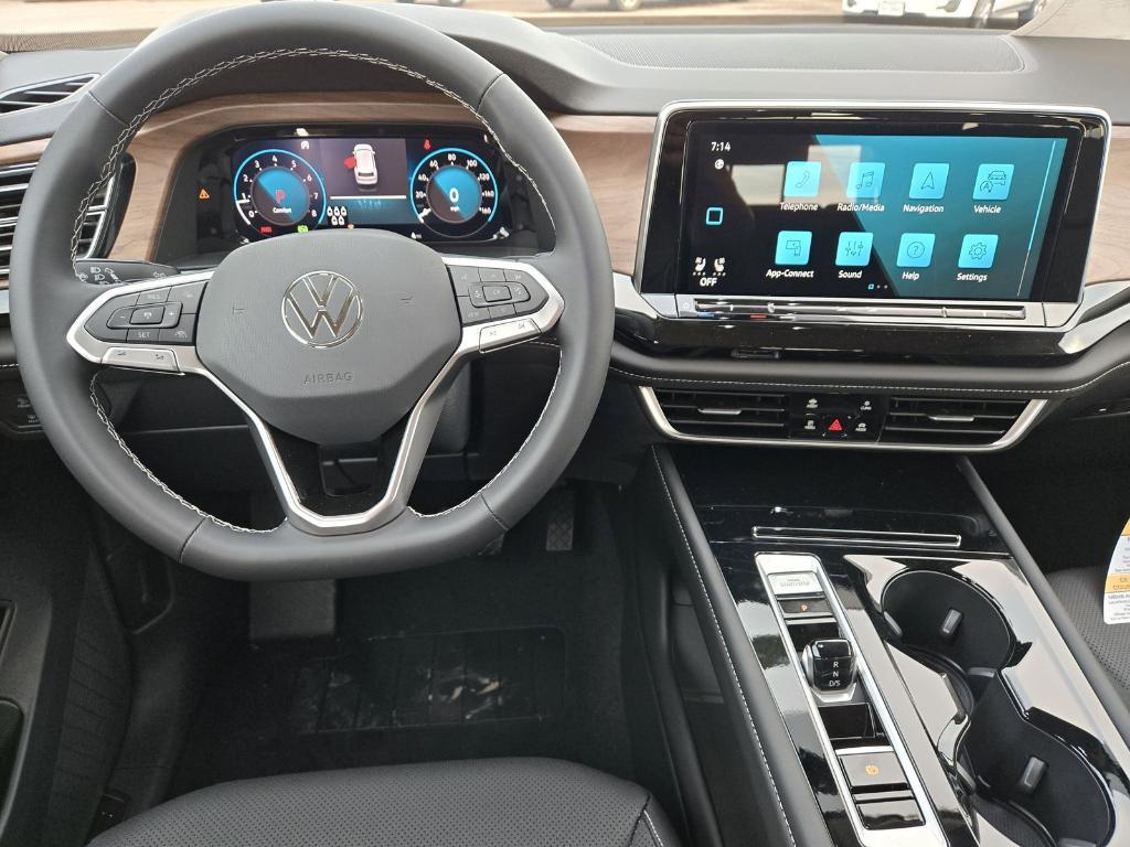 new 2025 Volkswagen Atlas car, priced at $40,044