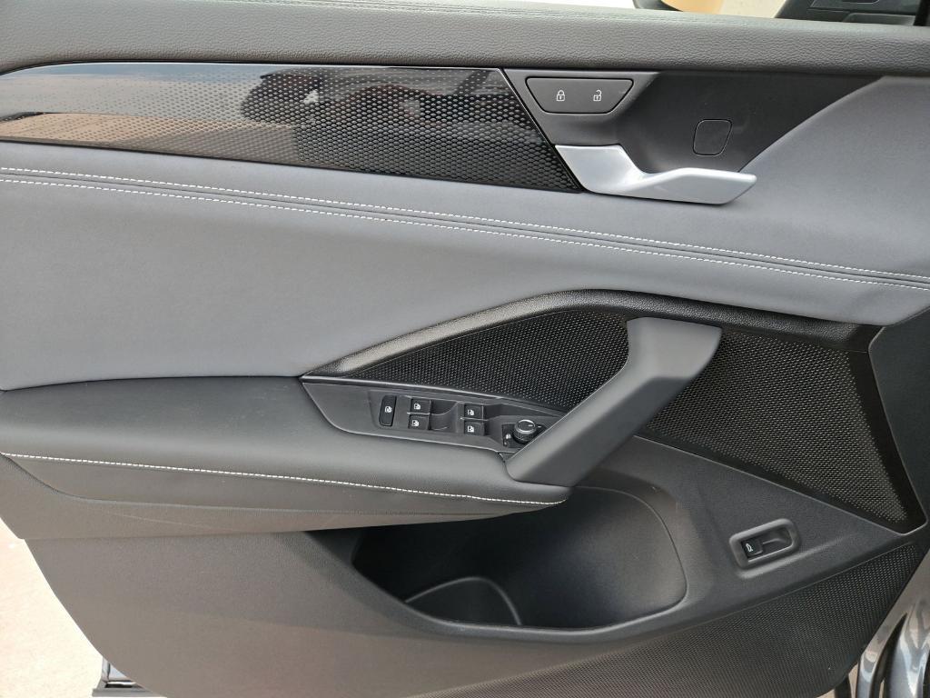 new 2025 Volkswagen Tiguan car, priced at $31,158
