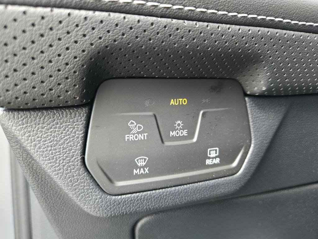 new 2025 Volkswagen Atlas car, priced at $48,081