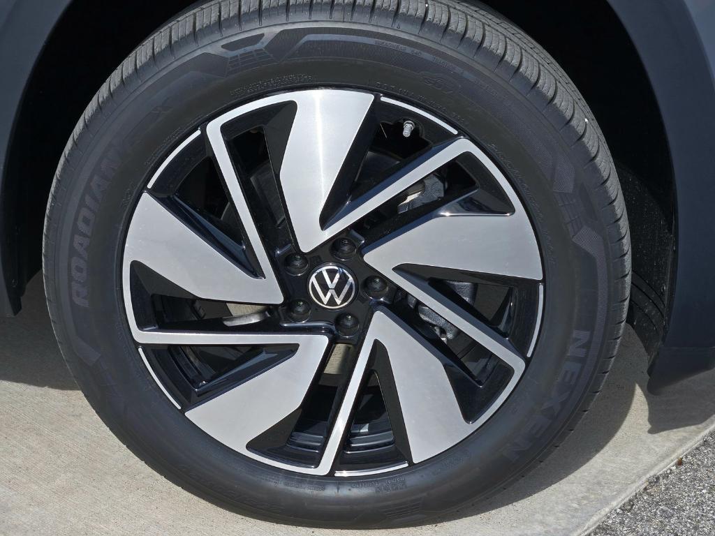 new 2025 Volkswagen Atlas car, priced at $48,081