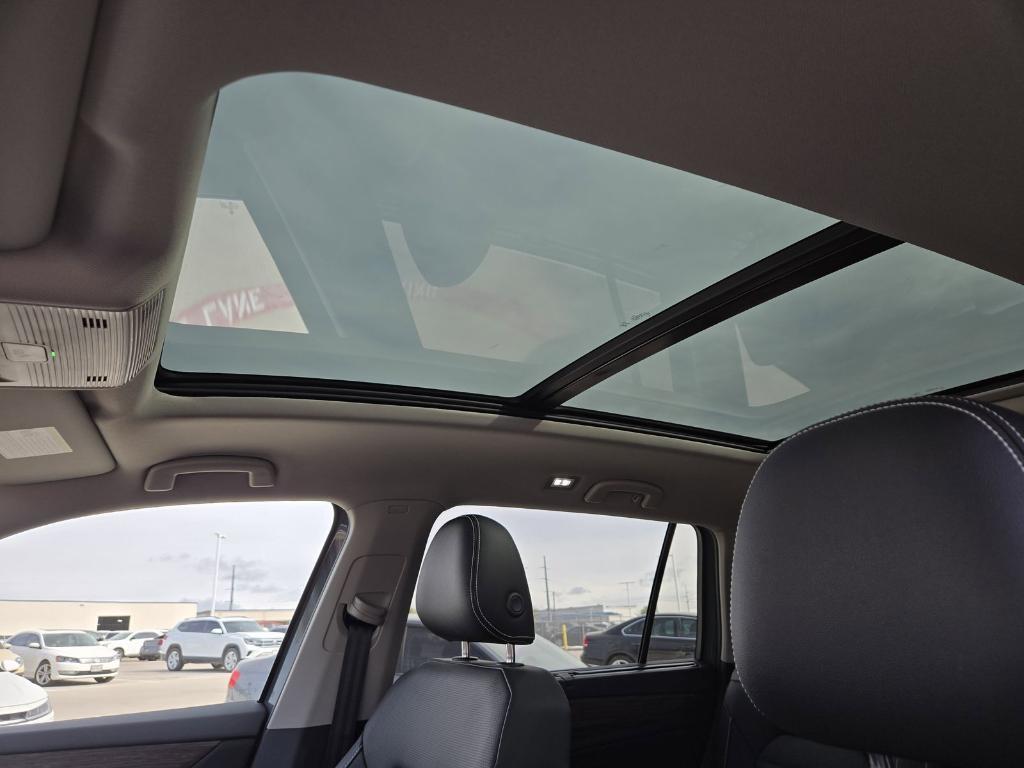 new 2025 Volkswagen Atlas car, priced at $48,081