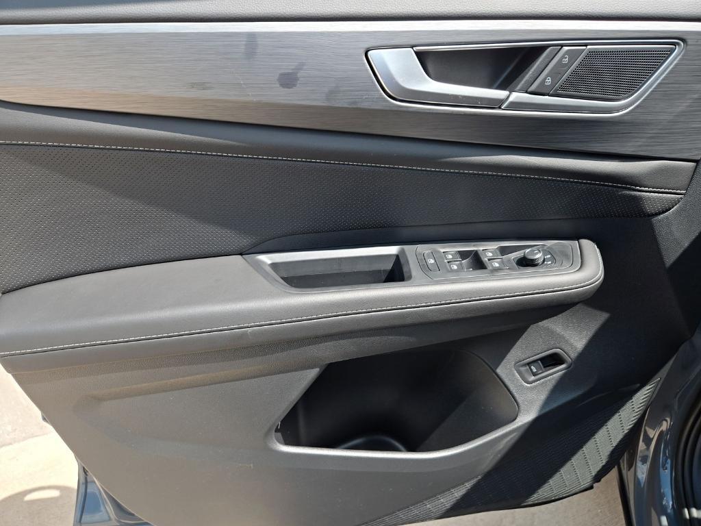 new 2026 Volkswagen Atlas Cross Sport car, priced at $47,044