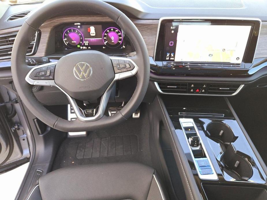 new 2025 Volkswagen Atlas car, priced at $50,738