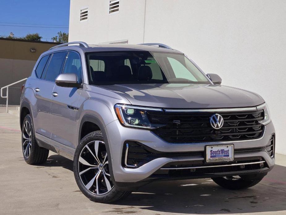 new 2025 Volkswagen Atlas car, priced at $50,738