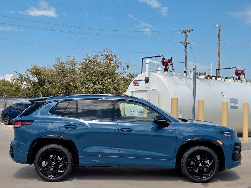 new 2025 Volkswagen Tiguan car, priced at $38,024