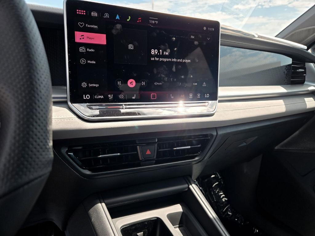 new 2025 Volkswagen Tiguan car, priced at $38,024