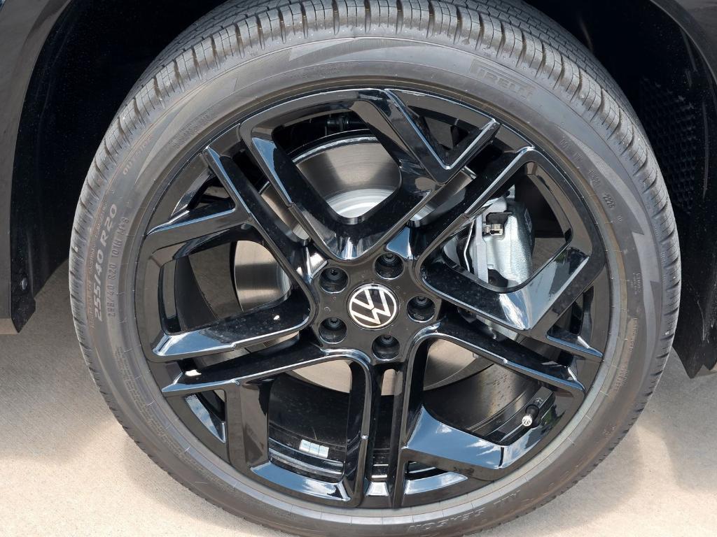 new 2025 Volkswagen Tiguan car, priced at $38,024