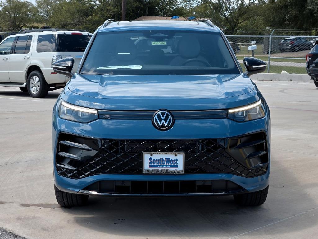 new 2025 Volkswagen Tiguan car, priced at $38,024