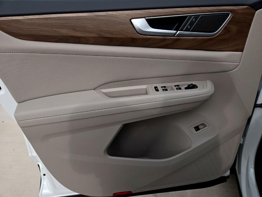 new 2025 Volkswagen Atlas car, priced at $40,851