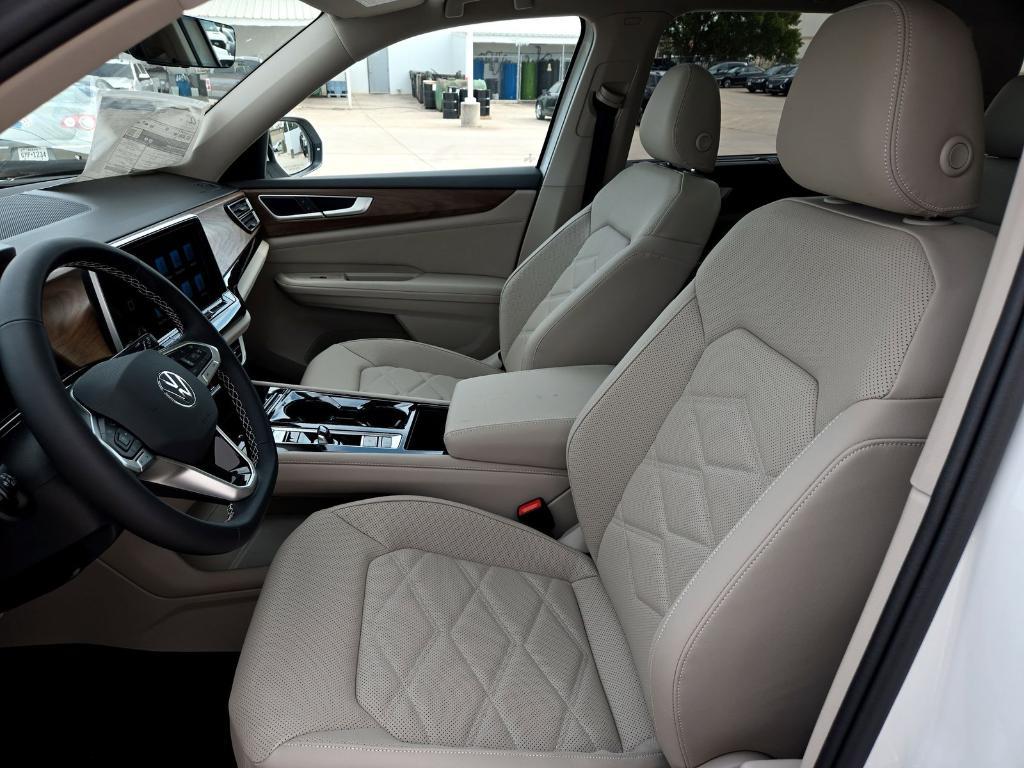 new 2025 Volkswagen Atlas car, priced at $40,851