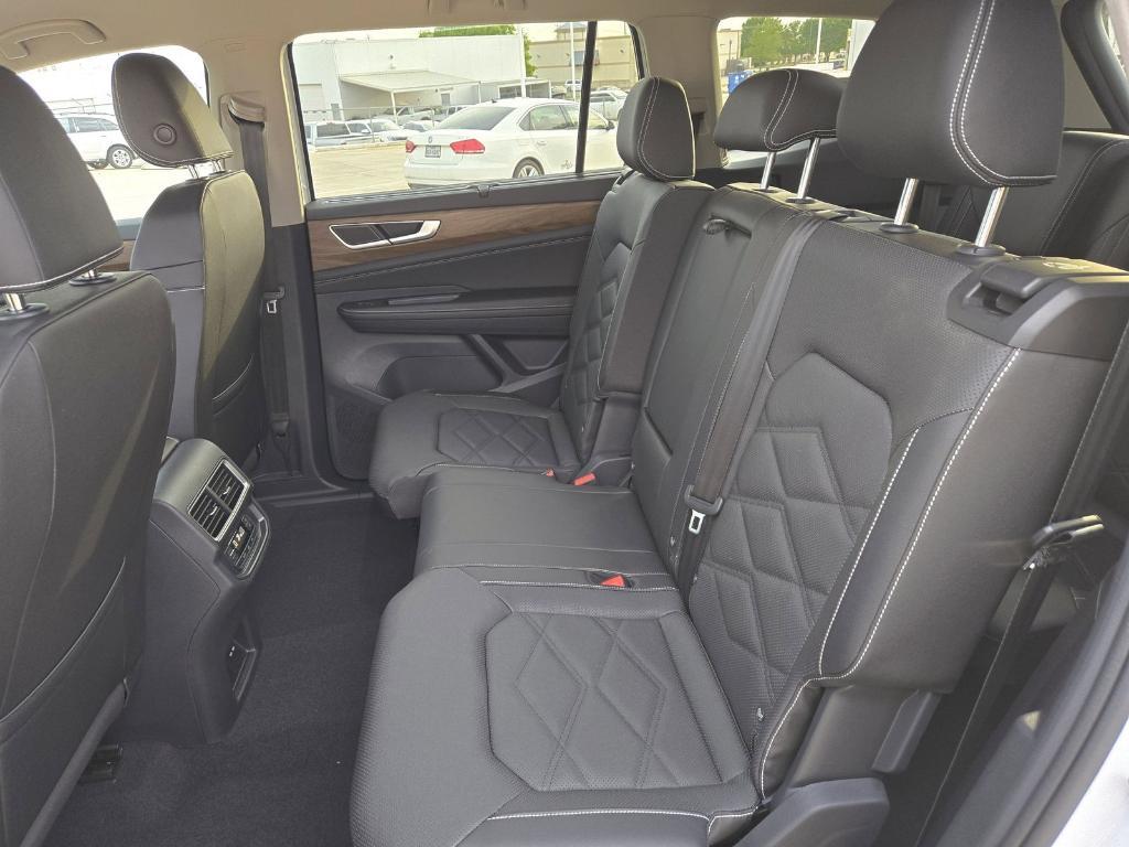 new 2025 Volkswagen Atlas car, priced at $41,344